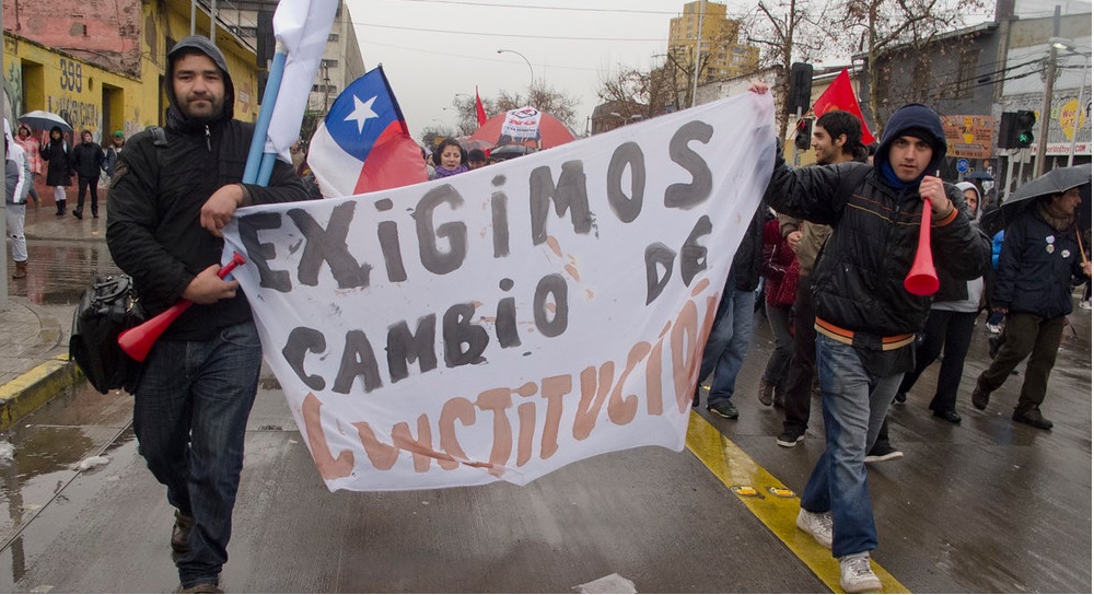 Protestas en 2011 que ya pedían una nueva Constitución.