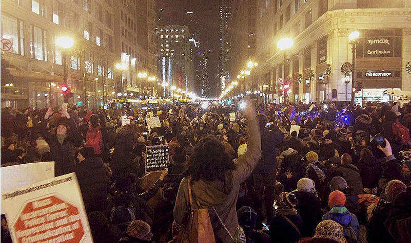 Description 	 English: Image from protest on December 4th, 2014: Chicago protests after no indictment in Eric Garner chokehold death. Date 	4 December 2014, 19:23:30 Source 	Own work Author 	Samantha Lotti