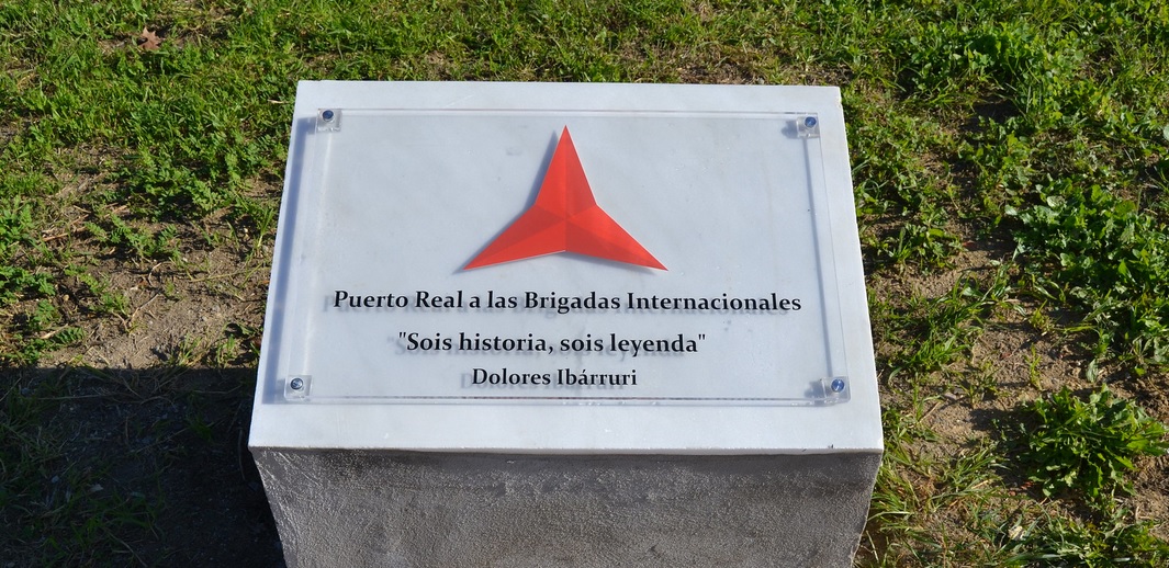 Glorieta de las Brigadas Inernacionales en Puerto Real.