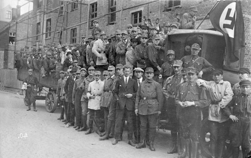 Las SA con el NSDAP, Fuente: Bundesarchiv, Bild 119-0779 / CC-BY-SA 3.0