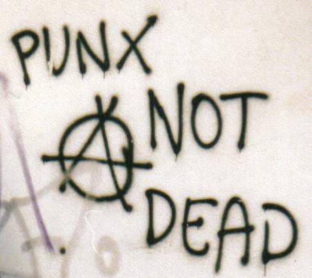 PunkNotDead-graffiti Antifascismo