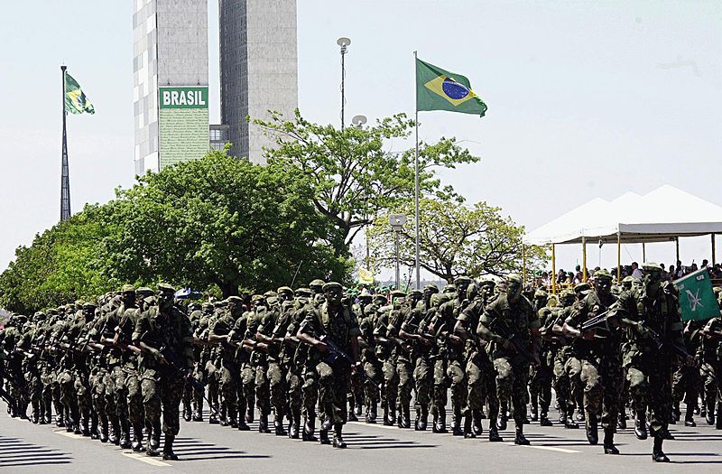 Miliatres. Brazilian Army Parade. Autor: Victor Soares/ABr, 07/09/2003. Fuente: Agencia de Brasil. (CC BY 3.0 BR).