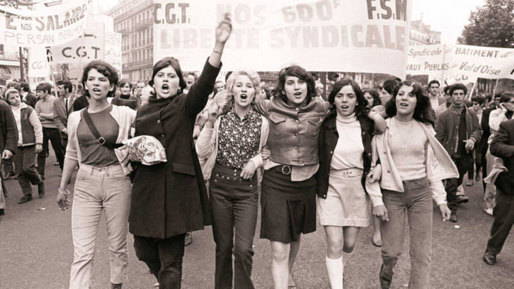 Mujeres en las manifestaciones del mayo francés. Autor: RTVE,  1968. Fuente: Rtve.es