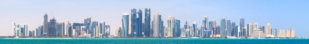 El horizonte de la ciudad de Doha, Catar, una de las últimas monarquías absolutas. Autor: Romain.pontida, 09/02/2018, 12:10:41. Fuente: Wikimedia Commons ( CC BY-SA 4.0)