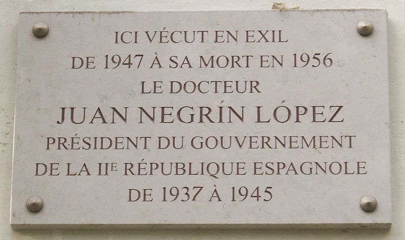 Placa conmemorativa a Juan Negrín en París, donde residió desde 1937 a 1945. Autor: Wikimedia Commons / Mu, 15/10/2019. Fuente: Wikimedia Commons (CC BY-SA 3.0.)

