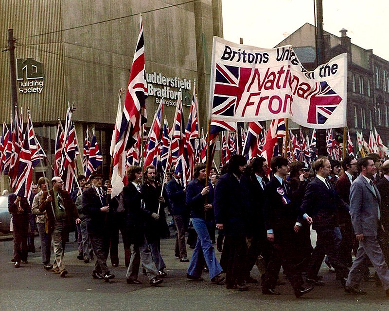 Marcha del Frente Nacional en Yorkshire en 1970. Autor: Vuelo Blanco. 1970. Fuente: Wikimedia Commons. (CC-BY-SA 3.0.)