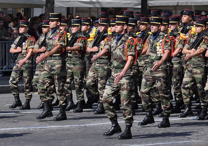 Militares franceses desfilando. Autor: copsademirer@yahoo.es ,14/07/2021. Fuente: Flickr (CC BY NC-ND2.0).