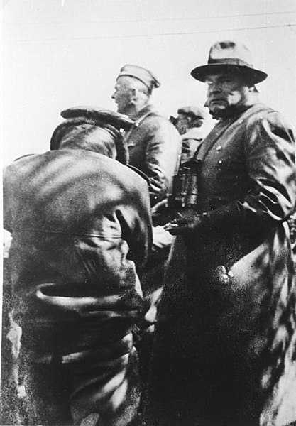 Hugo Sperrle con Wolfram Freiherr von Richthofen en España en 1936. Autor: Desconocido. Fuente:  Bundesarchiv, Bild 146-1969-133-24 / CC BY-SA 3.0